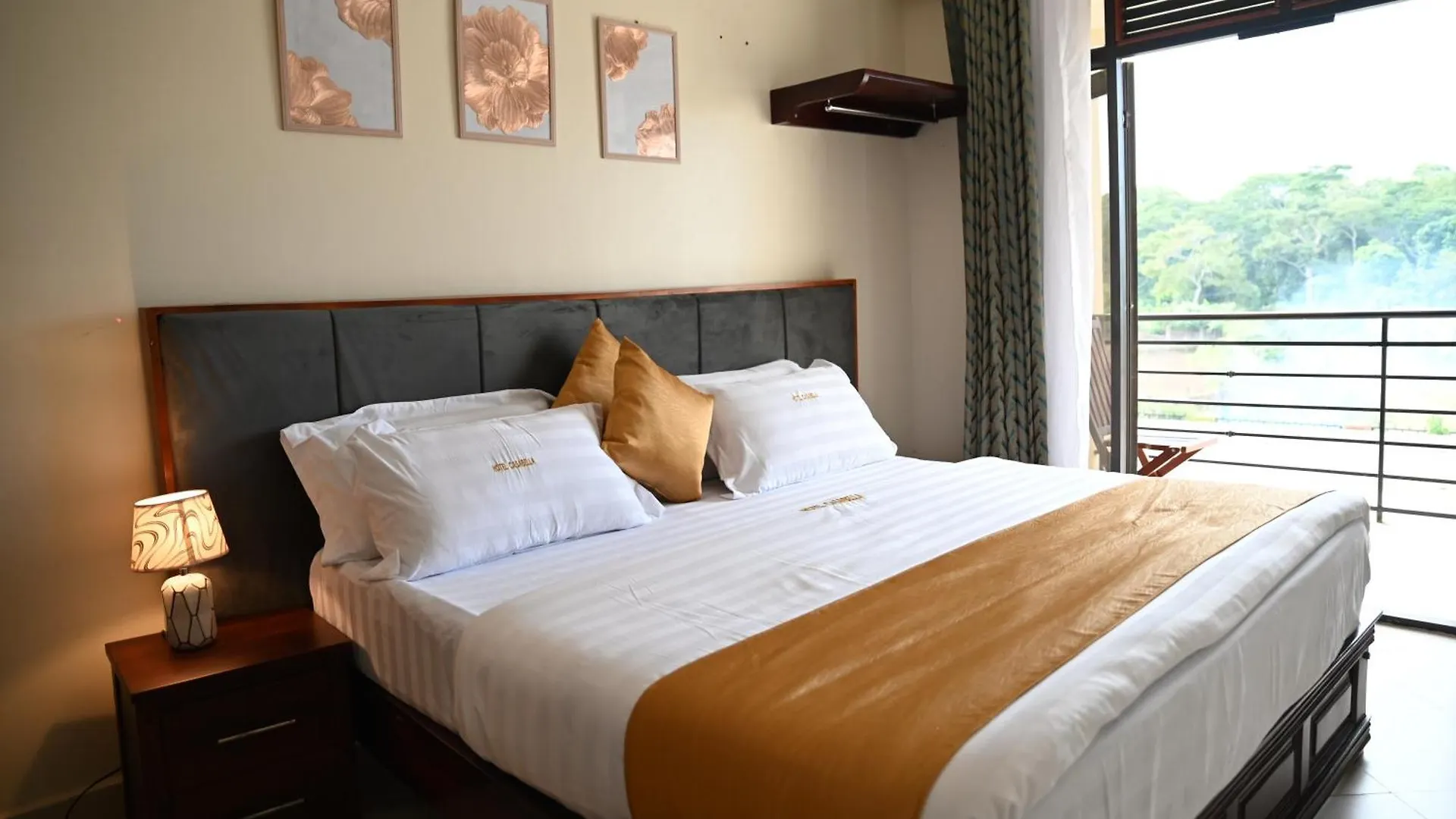 Hotel Casabella Энтеббе